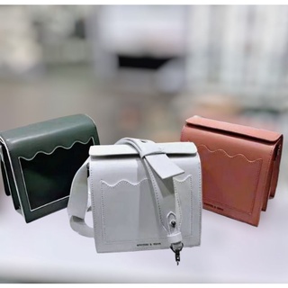 Charles&amp;keith กระเป๋าสะพายข้าง Window Crossbody Bag (สีเขียว)