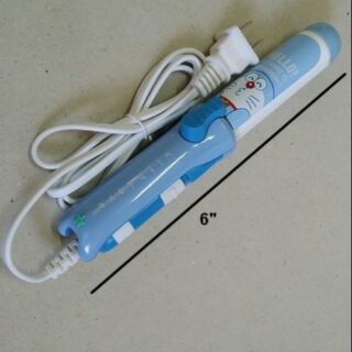 เครื่องรีดผม โรลม้วนผม ไฟฟ้า ขนาดเล็ก (Hair Straightener) ลาย โดราเอม่อน Doraemon ขนาดเครื่องไม่รวมสายยาว 6นิ้ว