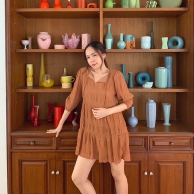 Tshopppp เดรสพรีส สีส้มอิฐ