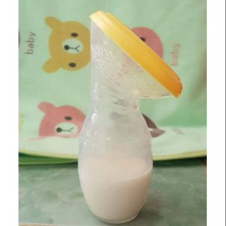 กรวยปั้มนมซิลิโคนสูญญากาศ SILICON BREASTPUMP MILK SAVER สำหรับคุณแม่นักปั้ม