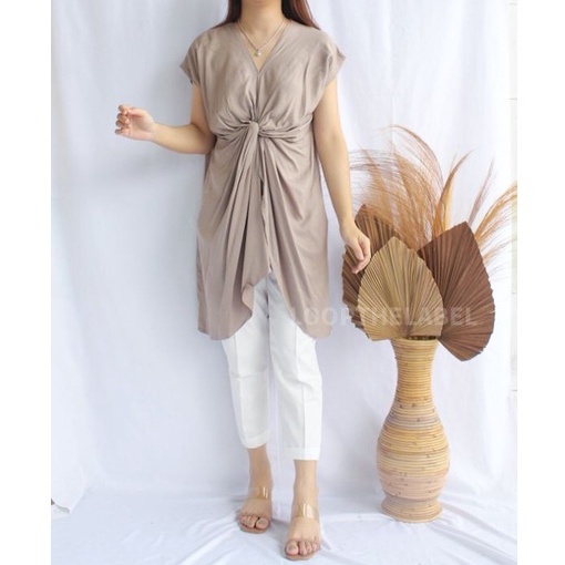 SHANIA TOP - RAYON TOP / RAYON TOP / เสื้อผ้าสตรี / เสื้อสตรี / เสื้อสตรี / เสื้อสตรี / ผู้หญิง BLOU