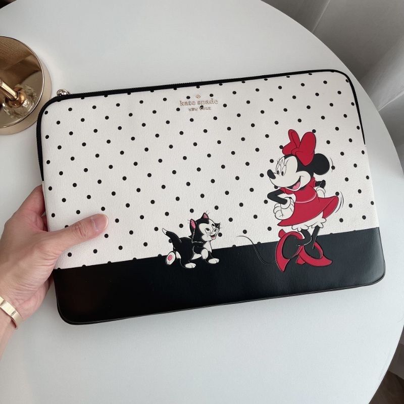 🆕️กระเป๋าKate Spade Disney X Minnie Mouse Universal Laptop Sleeve K4835