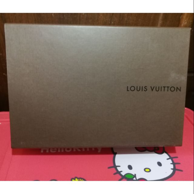กล่องรองเท้า​ Louis Vuitton พร้อมถุงผ้า