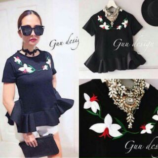 Korea Rolly Blouse
เสื้อระบายชายเด้งๆๆ เนื้อผ้าคอตตอนยืด