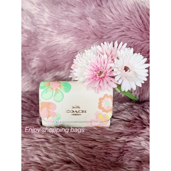 Coach mini brynn ลายดอกไม้