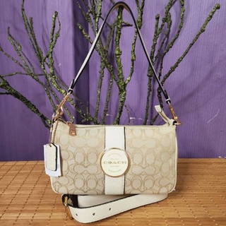 COACH LONNIE BAGUETTE C8306