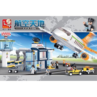 ProudNada Toys ของเล่นเด็ก ตัวต่อ เครื่องบิน สนามบิน (กล่องใหญ่สุดคุ้ม) Sluban AVIATION SKYBUS 678 PCS B0367