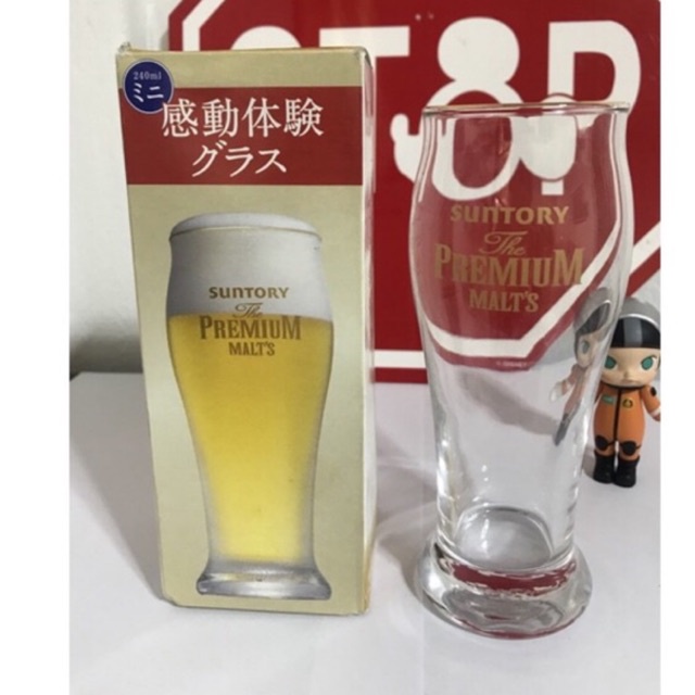 แก้วเบียร์ Suntory Premium malt’s พร้อมกล่อง ขอบแก้วทอง