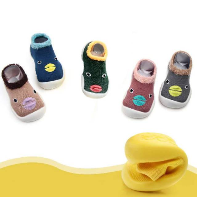 ข3106 รองเท้าลื่นไถลสําหรับเด็กชายและเด็กหญิงที่มีตัวละครสัตว์น่ารัก