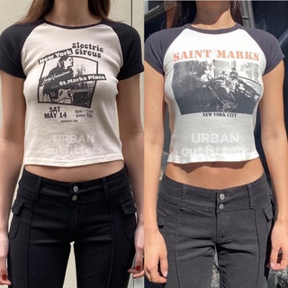 (2ลาย)preorder brandy melville bella saint  marks/bella electric circus top