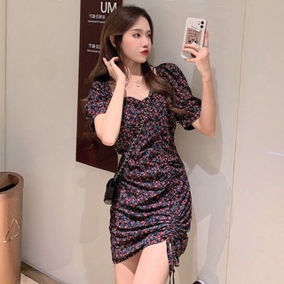 💜เสื้อผ้าเกาหลี เดรสสายรัดอารมณ์เซ็กซี่ลายดอกไม้คอเหลี่ยมย้อนยุคสีดำ