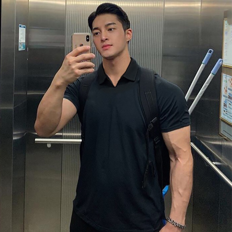 เสื้อโปโลผ้าฝ้ายแขนสั้นระบายอากาศสําหรับผู้ชายใส่ออกกําลังกาย