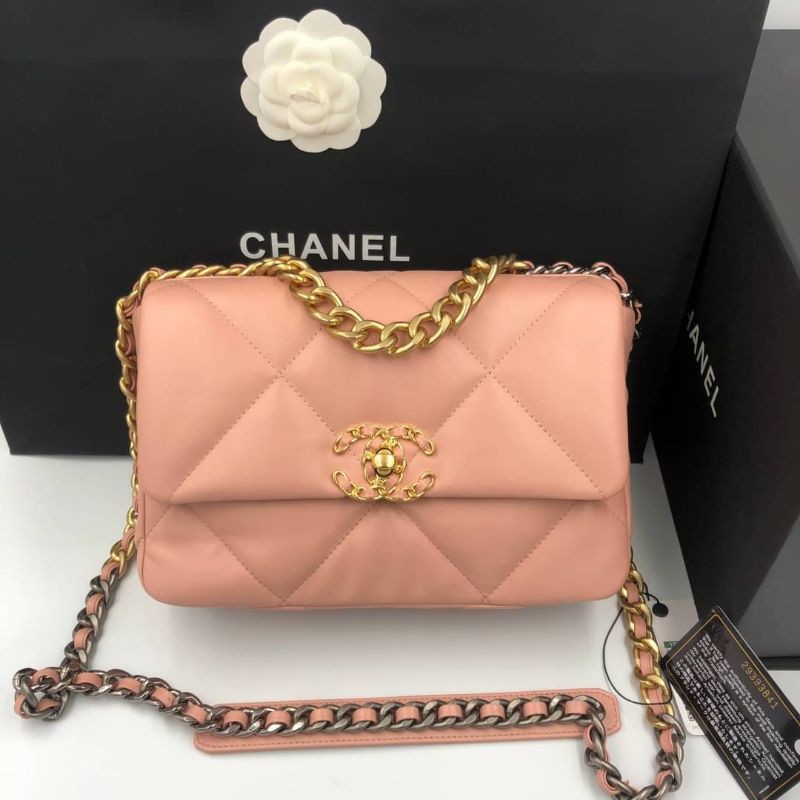 กระเป๋า​สะพาย​ข้าง​แบรนด์​ Chanel​