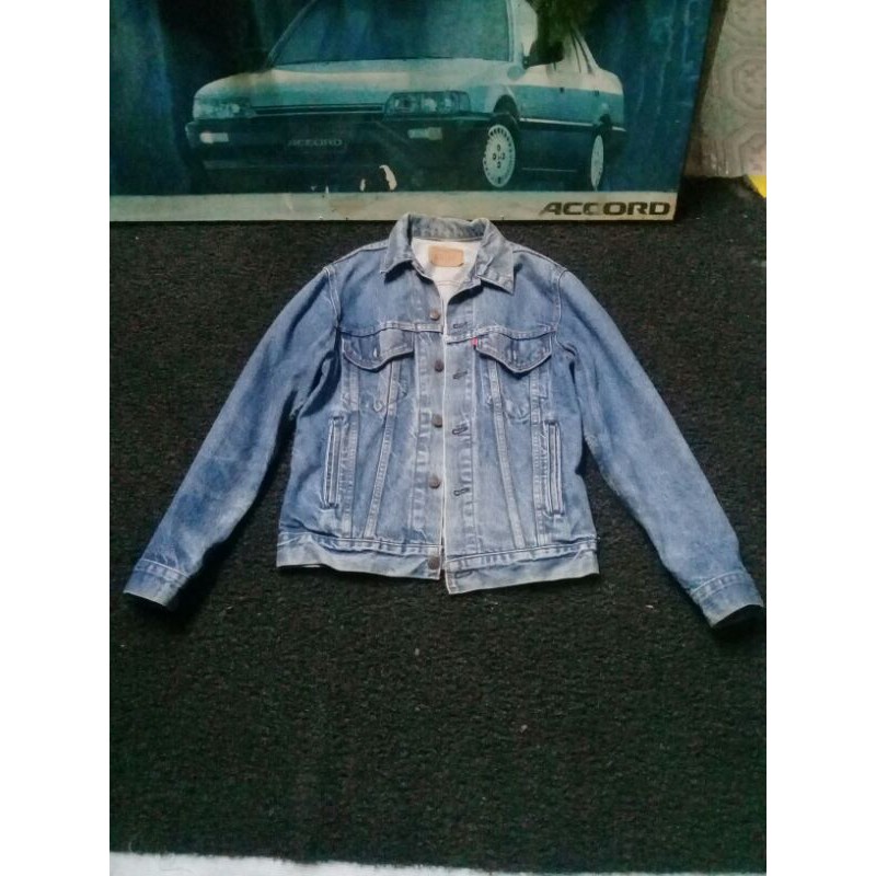 levis  แจ็คเก็ตยีนมือสอง