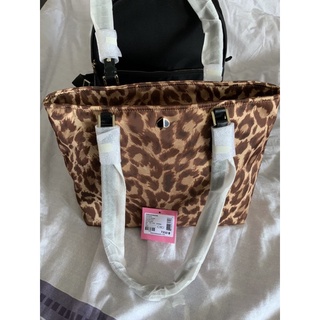 KATE SPADE TAYLOR LEOPARD MEDIUM TOTE PXRUA590 กระเป๋าสะพายไหล่ / กระเป๋าผ้า