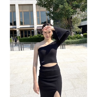 - Viola Set -🥂 One-Shoulder Top x High Waist Skirt