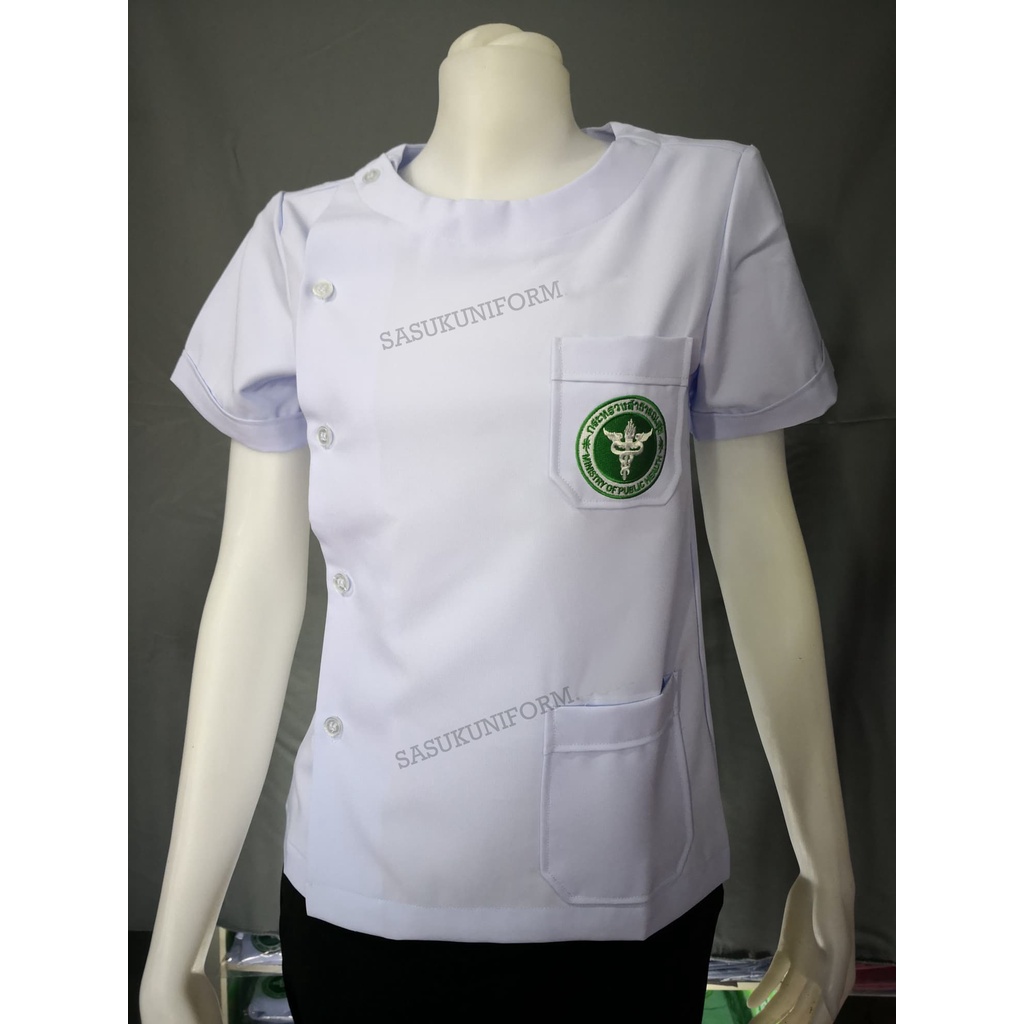 เสื้อกาวน์ขาว คอกลมหญิง ปักกระทรวงสาธารณสุข ผ้าสเป็นเด็กซ์สีโอโม่