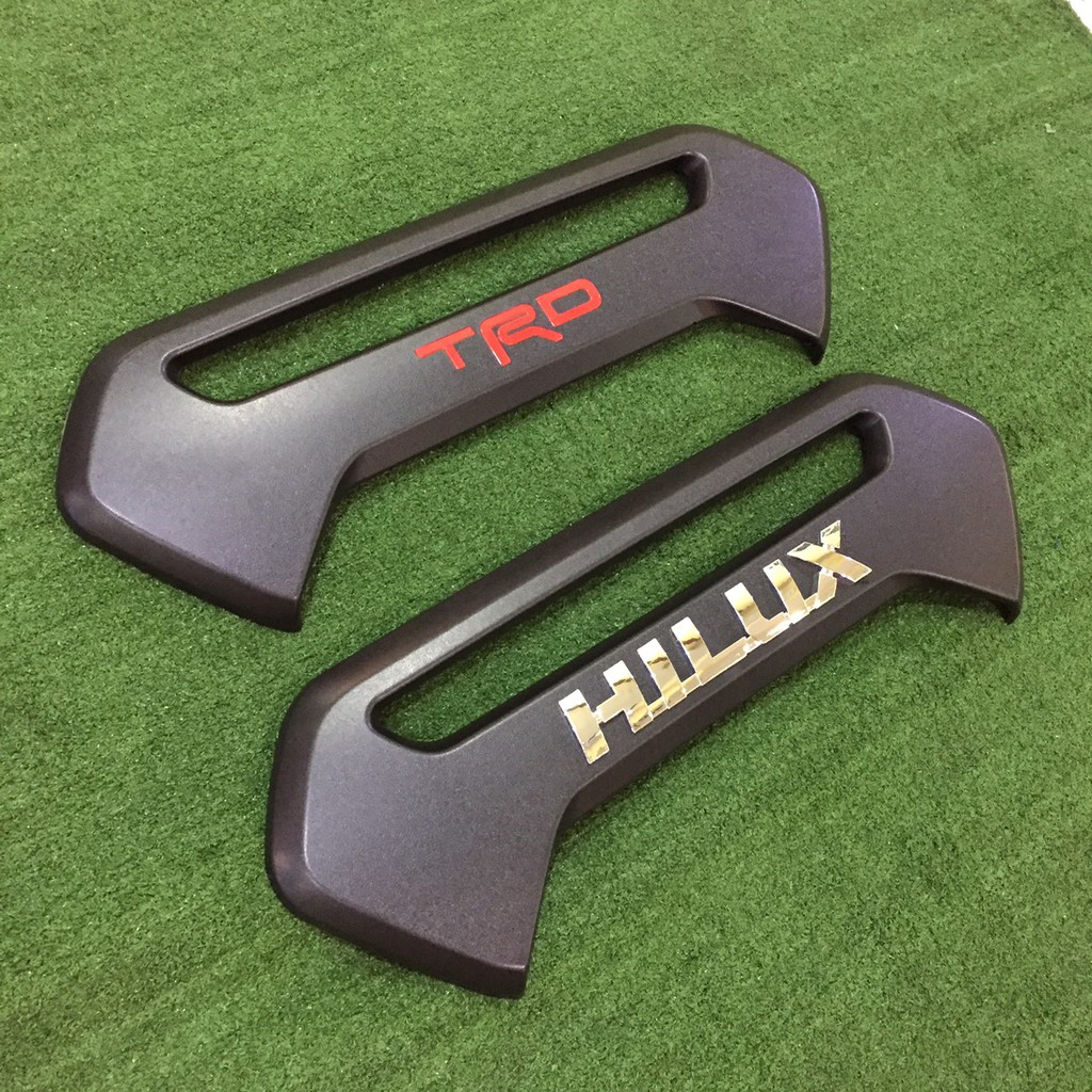 เบ้ามือเปิดท้าย Rocco Revo 2015 2017 2018 2019 2020 2021 2022 2023 ทรง Rocco มี 2 logo TRD และ Hilux GR sport