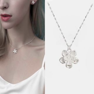 สร้อยคอดอกไม้ • Silver Flower Necklace