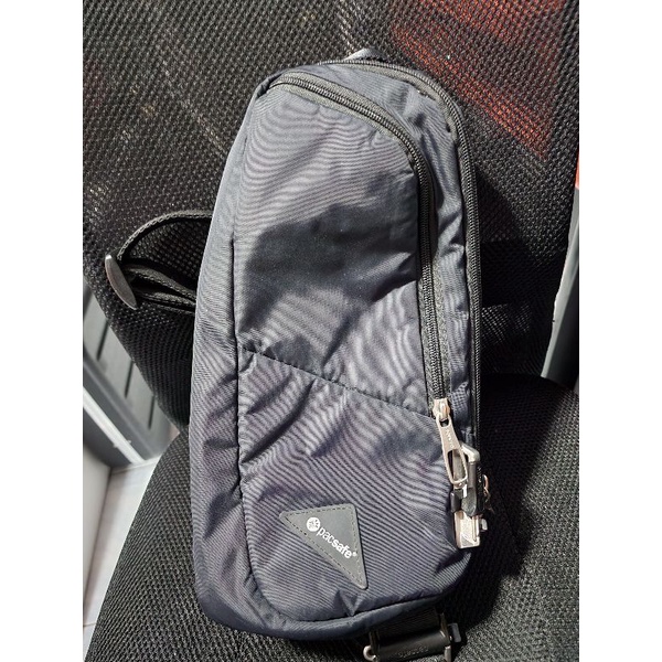 pacsafe vibe 150 sling pack