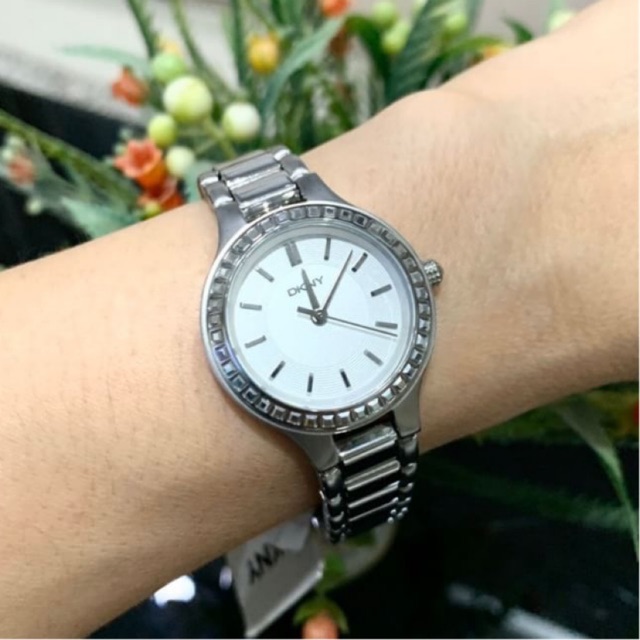นาฬิกา 🌼DKNY🌺 Chambers White Dial Stainless Steel Ladies Watch NY2220 สเตนเลส สีเงิน ล้อมคริสตัล