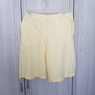 Skirt pants 💛 กางเกงกระโปรงสีเหลือง เอว 30 ขาบานๆ น่ารักค่ะ