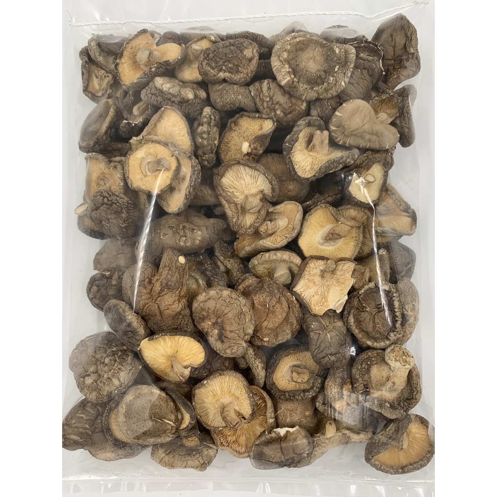เห็ดหอมแห้ง B5 ไซส์ใหญ่ ดอกหนา 1 Kg เห็ดหอมไซต์ใหญ่ By เสี่ยโปร