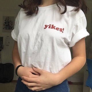 "yikes!" เสื้อยืดสกรีน สวมใส่สบาย