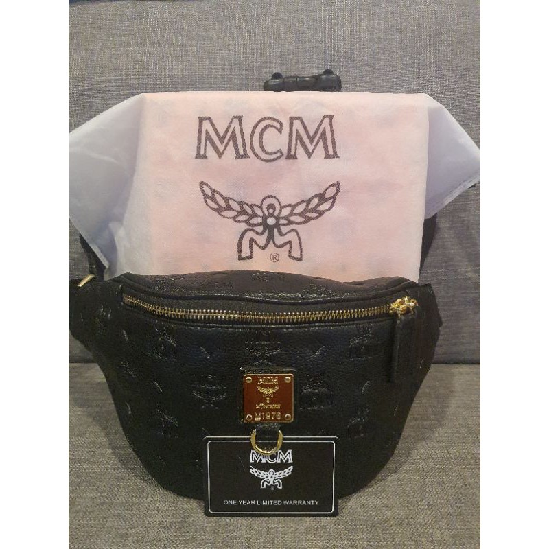กระเป๋าคาดอก MCM หนังแท้สีดำ