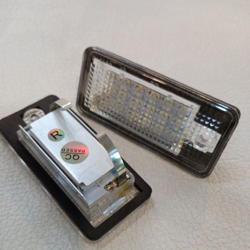 ไฟแผ่น LED รถยนต์ Audi 1 ชุดสําหรับ Audi