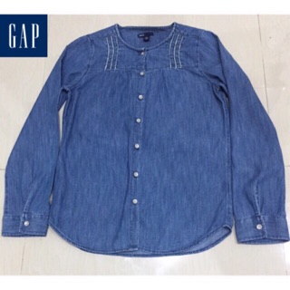 เสื้อยีนส์ Gap มือสอง