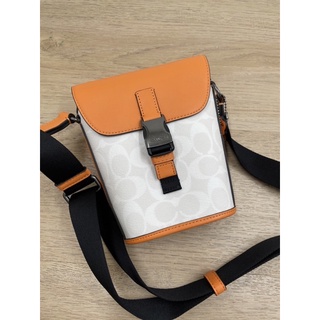 👑ผ่อน0%~แท้100%👑 C3134 กระเป๋าสะพาย TRACK SMALL FLAP CROSSBODY IN COLORBLOCK