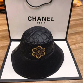 หมวกบักเก็ตchanel สีขาว/ดำ