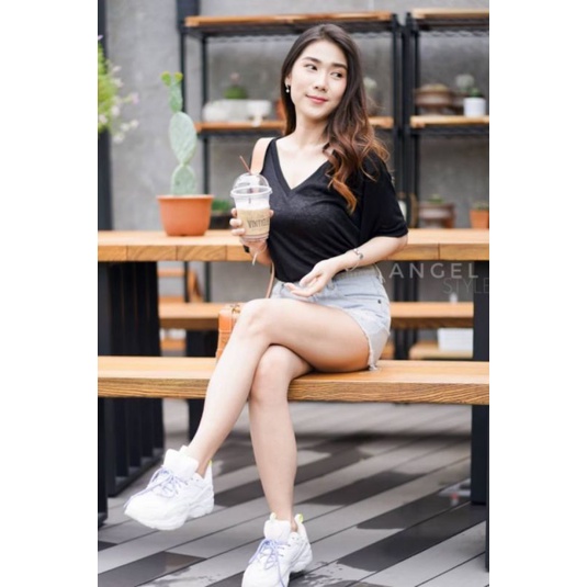 TOPSHOP💥TOPSHOP เสื้อยืดคอวีเว้าลึก ผ้าสลาฟบาง สาวอวบใส่ได้💥งานป้าย