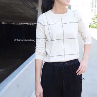 เสื้อคอกลม Grid knitwear