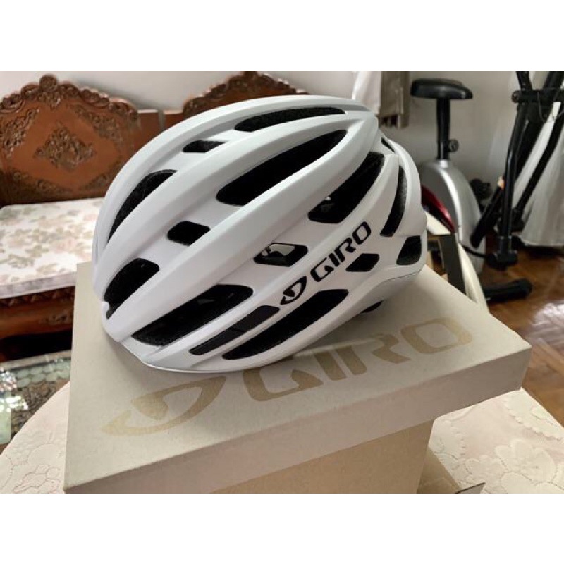หมวกจักรยาน GIRO รุ่น AGILIS MIPS สีขาว