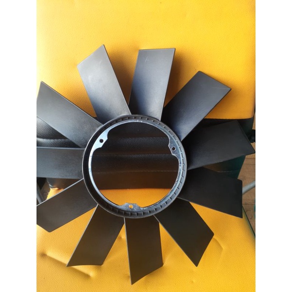 ใบพัดลมหน้าเครื่อง BMW E30 E36 E46  E28 E34 E39 E24 E32 E38 E53  Z1 Z3 Fan 11 blade Dia.410 mm / 420