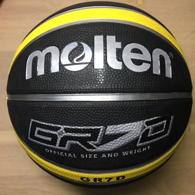ลูกบาสเก็ตบอล MOLTEN GR7D Out Door No.7