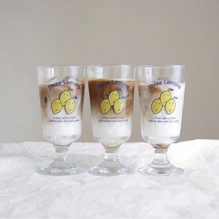 (พร้อมส่ง) แก้วมีฐาน three lemons