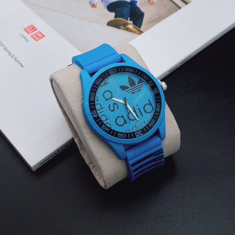 นาฬิกาข้อมือแฟชั่น ยี่ห้อ adidas สายยาง ระบบควอทช์ หน้าปัดหลากสี ขนาด 40มม. สวมใส่สบาย