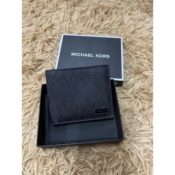 🎉 กระเป๋าสตางค์ผู้ชาย  MICHAEL KORS  ( ไมเคิลคอร์ ) ✌️ มือ 2, สภาพใหม่มาก, สวยกริบ, ไร้ตำหนิ, 👉 สีดำลาย MK , หนังแคนวาส,