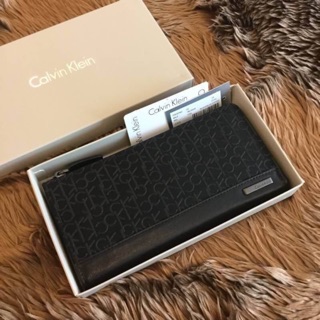 Calvin Klein Long Wallet กระเป๋าสตางค์ใบยาวซิปรอบ