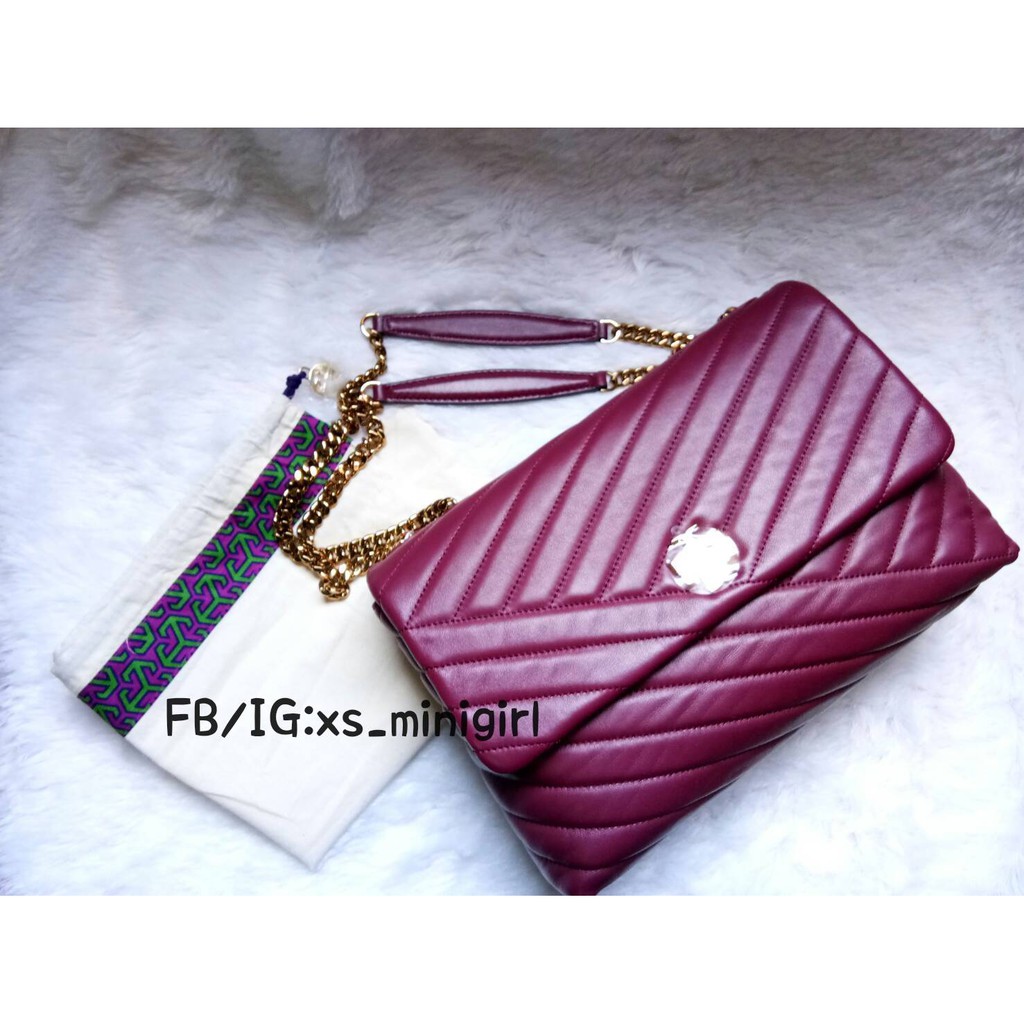 🍷Tory Burch (ทอรี่ เบิร์ซ)  KIRA CHEVRON ขนาด 11" กระเป๋าสะพายข้าง สีImperial Garnet (แดงไวน์)