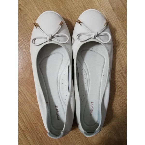 รองเท้าหนังแท้ Pretty fit size 38 ส่งฟรี!!