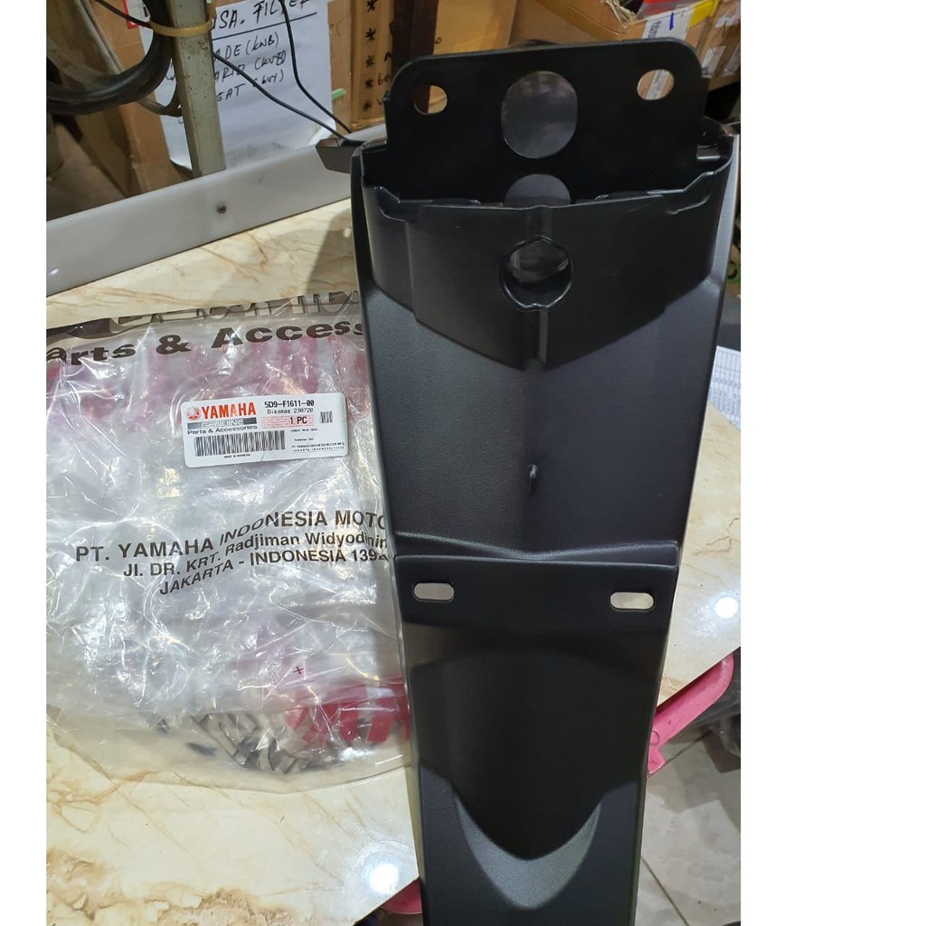 ต้นฉบับ YAMAHA VEGA ZR REAR BLACK FENDER 5D9-F1611-00