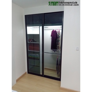 ตู้เสื้อผ้าบานเลื่อนบิ้วอินกระจกชาดำไฟในตู้(Built-in Sliding Door Wardrobe)