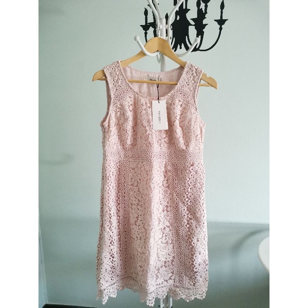 ชุดเดรสสั้น ชุดเดรสงานป้าย LISA LISA สีกะปินู้ด เดรสลูกไม้ ชุดลูกไม้