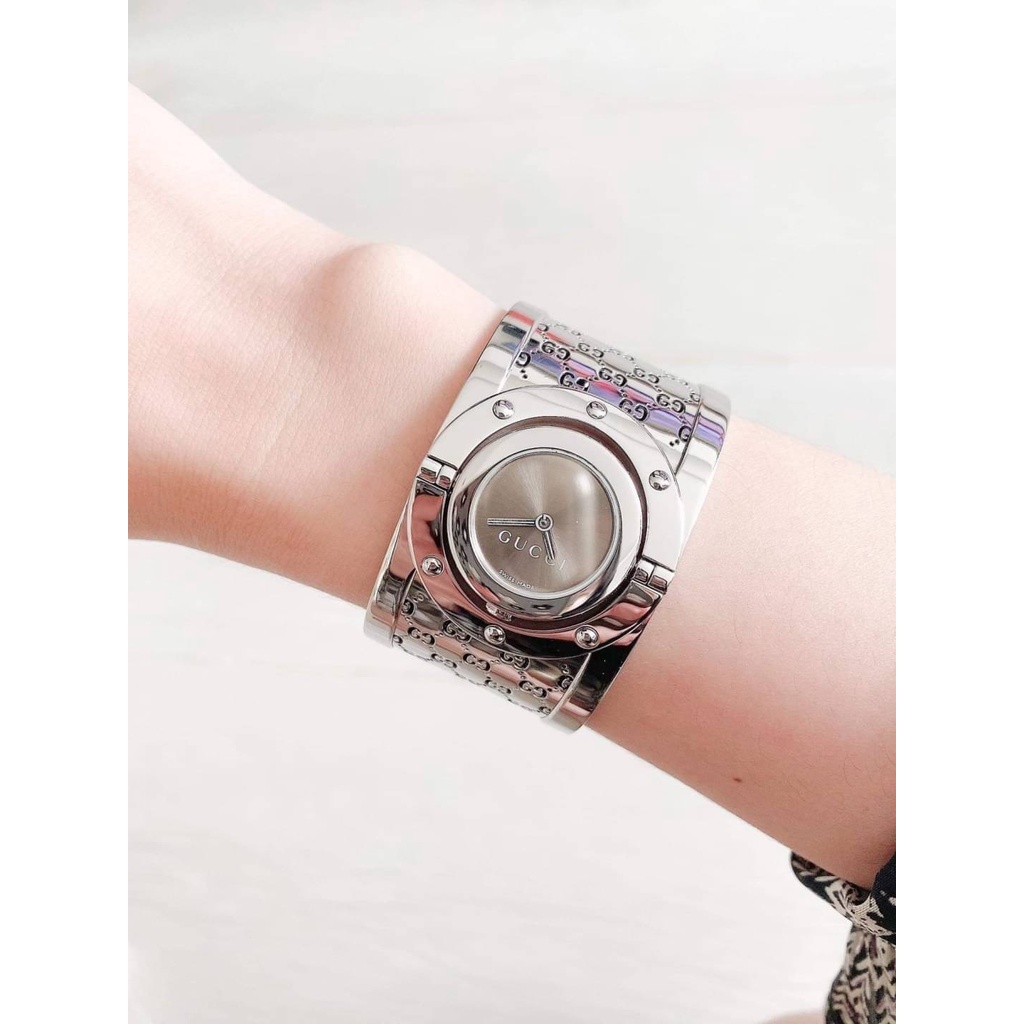 Gucci Twirl 33 mm lady watch