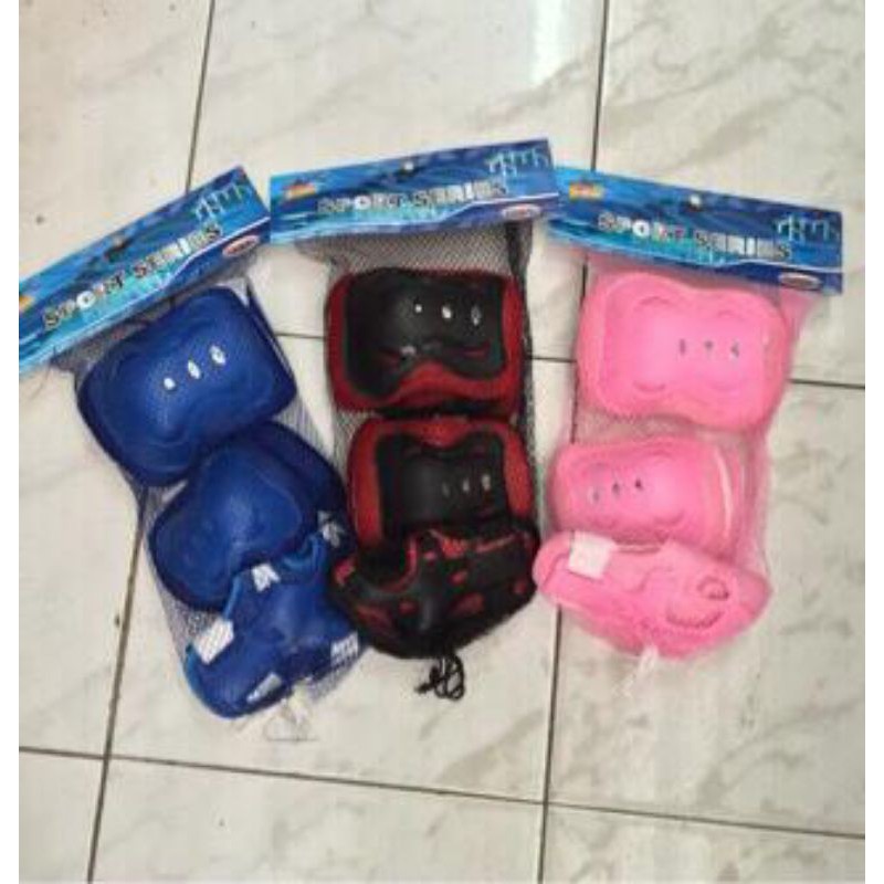 CHILDRENS ROLLER SKATES / CHILDRENS ROLLER SKATES