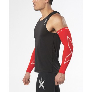 2XU Compression Flex Arm Sleeve  - UNISEX  ปลอกแขนรัดกล้ามเนื้อ ป้องกัน UV (คู่)